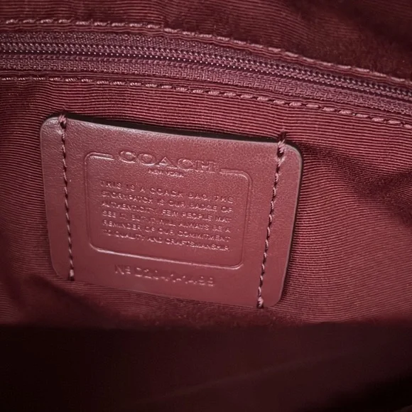 Coach NWOT Gallery tote bag in perforated Miami red, brand new - Picture 8 of 16